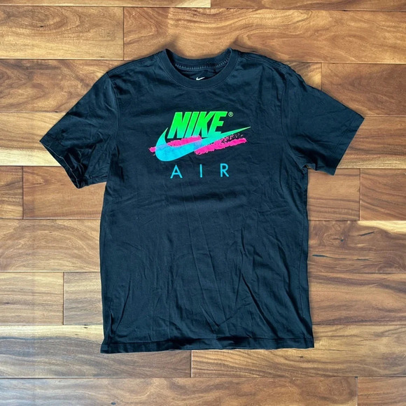 Nike Retro DNA Futura Short-Sleeve T-Shirt size Medium - Picture 1 of 3